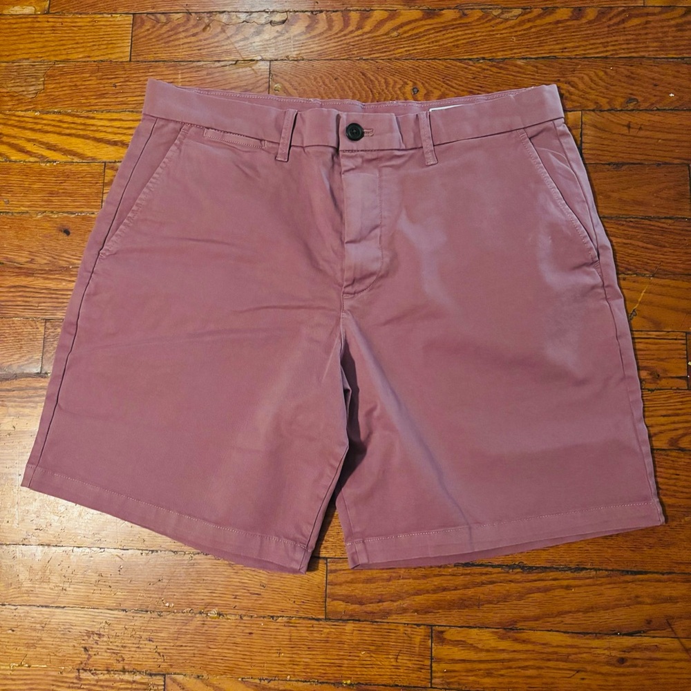 GAP Men's Dusty Rose Flat Front Shorts